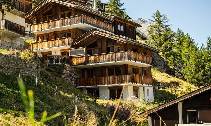Saas-Fee Chalet De Ski | 4-Bedroom Alpine Chic Escape at Chalet Mouton in Saas-Fee!