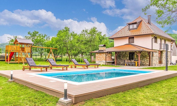 Otocac Maison | Superbe maison de 4 chambres à Otocac