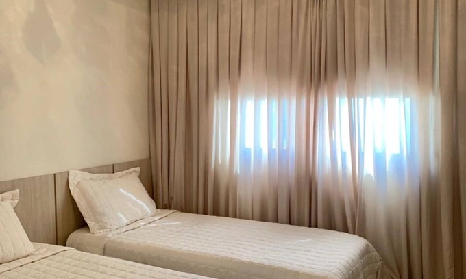 Itapema Appartement | Immeuble de 4 chambres à coucher mer dans le Centre de Meia Praia