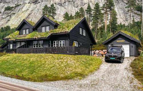 Valle Maison | 4 Bedroom Awesome Home In Rysstad
