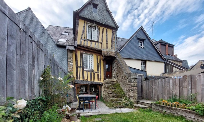 Montaubert - Rille - Saint-Sulpice Maison | Belle maison de 4 chambres à Fougères