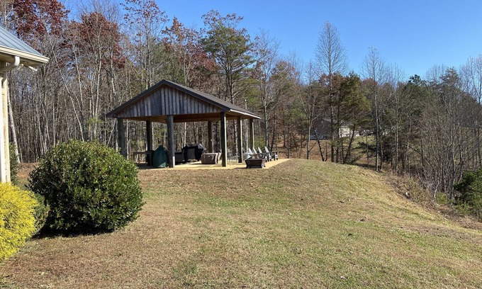 Saint Andrews Cabine | 4 Bedroom Cabin sits on 580 acres with speculator views. Abuts Coalmont ATV park