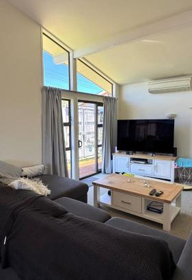 Whangamata Maison | 4 Bedroom Family Beach House