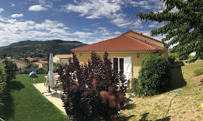 Vic-le-Comte Maison | Villa familiale 4 chambres avec Vue Massif Sancy