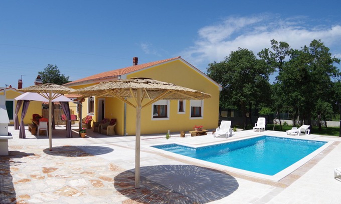 Vodnjan Maison | Maison 4 Chambres Avec Piscine Privée