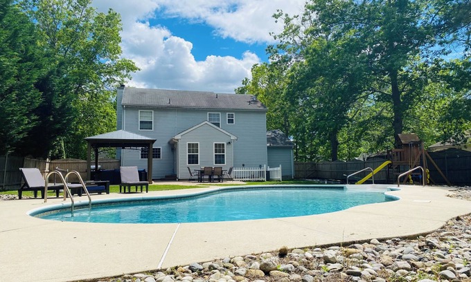Ocean Acres Maison | 4-Bedroom House with Inground Pool near LBI