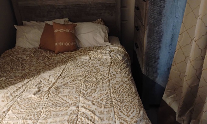 West Pullman Appartement | 4-bedroom house in brilliant Chicago with AC, WiFi. Enjoy your stay.