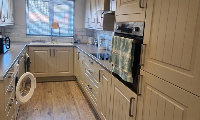 Basildon Maison | 4-bedroom house in charming Pitsea with WiFi