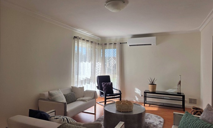 Camillo Maison | 4-bedroom house in delightful Camillo with AC