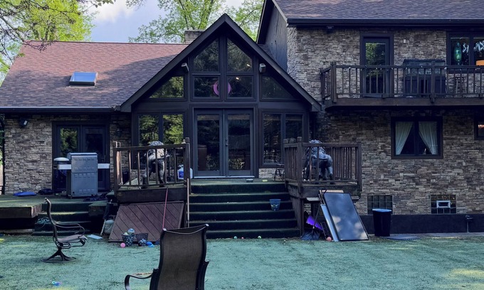 Dark Hollow Woods Maison | 4-bedroom house in fabulous Oakmont, 2 blocks away from Oakmont County Club.