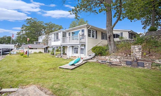 Plainwell Maison | 4 bedroom lakefront house on Pine Lake! Sunrise and Sunset views!