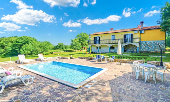 Pican Maison | Superbe maison de 4 chambres à Jurani