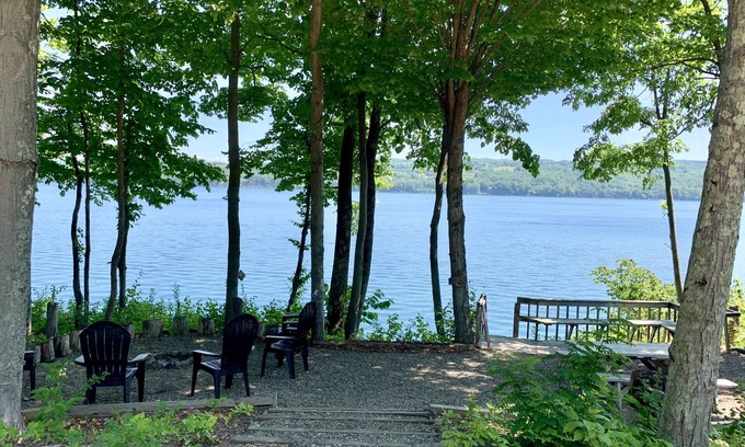 Skaneateles Maison | Entrez dans la nature au chalet du lac Skaneateles.