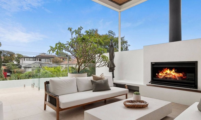 Balgowlah Heights Maison | 4 bedroom upper level apartment - Balgowlah awaits you!