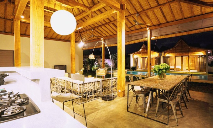 Batubelig Villa | Villa de 4 chambres avec piscine à Seminyak!