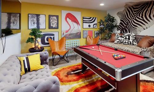 Henderson Maison | 4 Bedroom Vintage Cool House