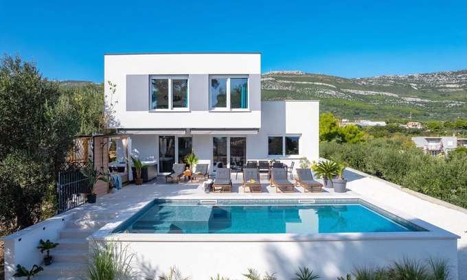 Rudine Villa | 4 bedrooms, 3 bathrooms, private 40sqm pool, Whirlpool, Summer kitchen, table tennis, table soccer, absolute privacy, located only 2 km from beach