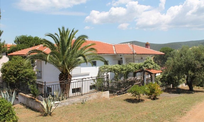 Vatopedi Maison | 3 chambres, 2 salles de bain, grand jardin avec une belle vue