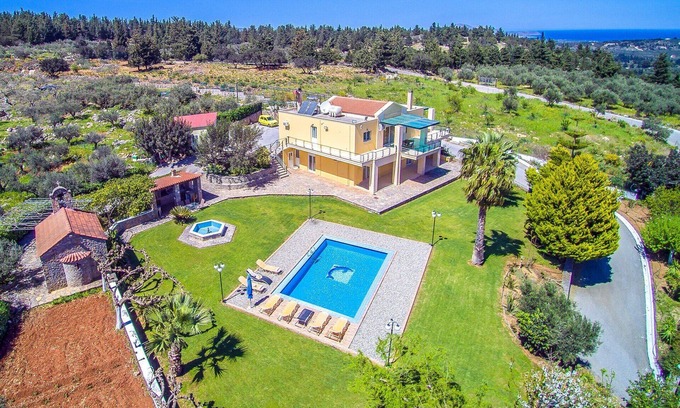 Pemonia Villa | Amazing Villa Natura with Private Pool, Big Garden, By UniqueVillas