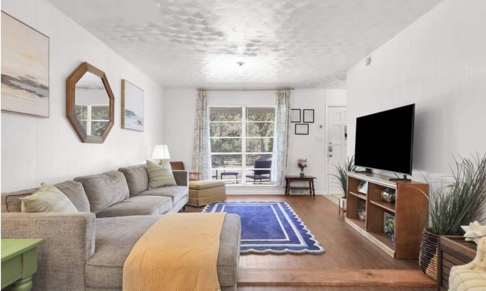 Central Oklahoma City Maison | 4 Bedrooms Summer Paradise | 11 Mins to OKC State Fair | #MRF