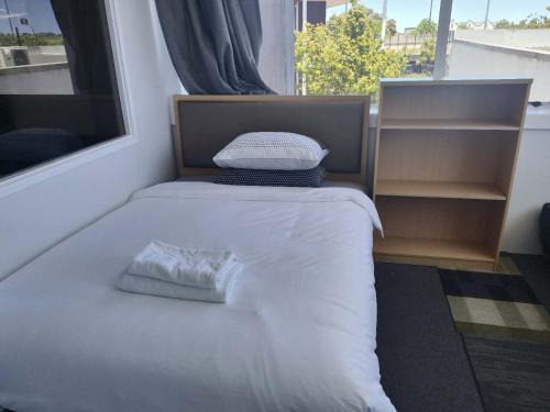 Auckland Appartement | 4 Beds including 1 Double Bed, 1 Single Beds, 2 Double Sofa Beds, Suite 2, 37 Totara Avenue, New Lynn