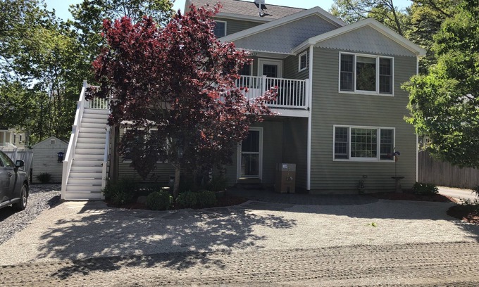 Ogunquit Maison | 4 BR, 2 salles de bain près de tout! 1/2 mile au centre 8/10 à la plage
