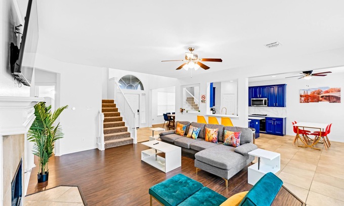 South Arlington Maison | 4 BR w/ Pool 10 min to Six flags