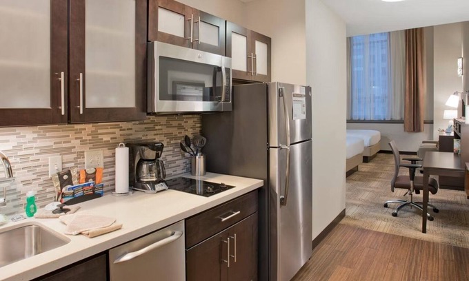 Downtown Baltimore Hôtel | 4 Charming Suites for Unforgettable Stay w/Kitchen - Pets Allowed!