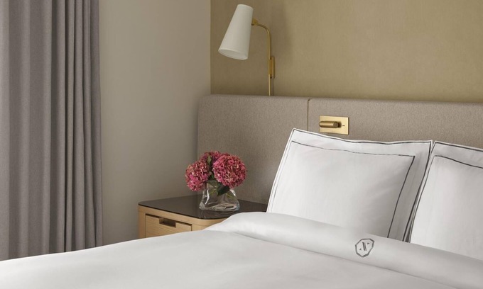 Back Bay East Hôtel | 4 Classic Fireplace Suite at The Newbury Boston!