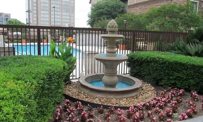 Vance Jackson Appartement | 4 Family-friendly Suites w/ Full Kitchens! Pets are Welcome! With Outdoor Pool!