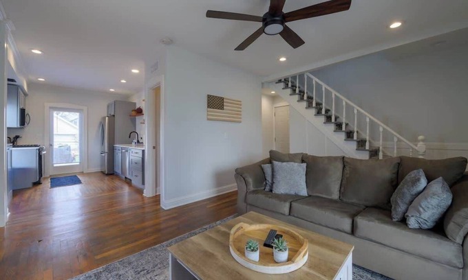 Three Oaks Appartement | 4 Guest Apt Steps to Journeyman & Downtown 3 Oaks