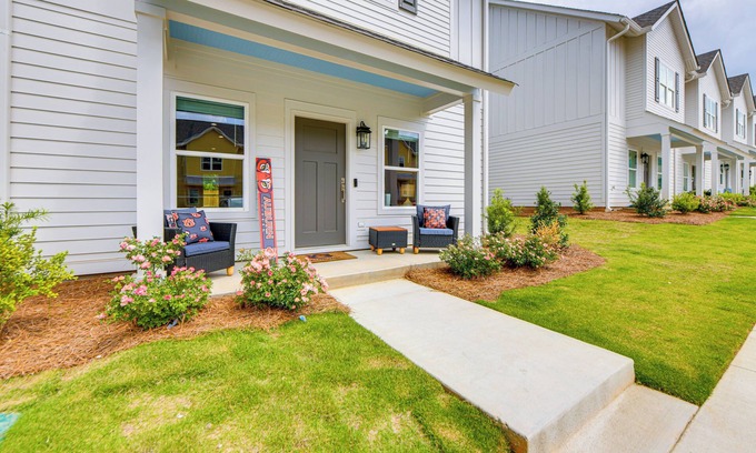 Auburn - Opelika Maison | 4 Mi to Auburn University: Townhome w/ Fenced Yard