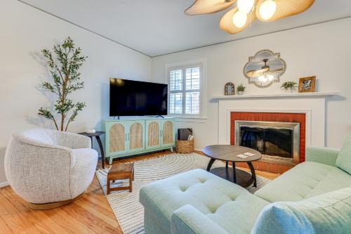 South Riverside Maison | 4 Mi to Dtwn Jacksonville Chic Home with Porch!