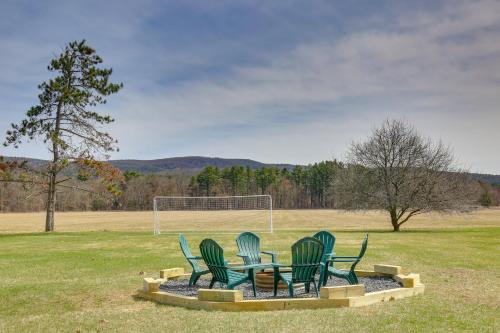 Great Barrington Maison | 4 Mi to Great Barrington Berkshires Retreat!