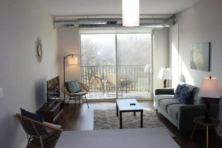 Ames Appartement | 4 mi to Jack Thrice Stadium + amenities