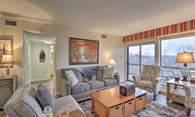 Fairfield Bay Copropriété | NOUVEAU! Condo avec balcon à Fairfield Bay près de Marina
