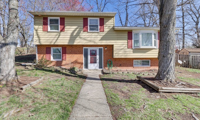 Walker Mill Maison | 4 Mi to Northwest Stadium: Inviting Home!