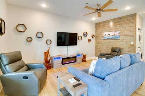 Fulton Maison | 4 Mi to Rockport Beach Park Home with Resort Perks