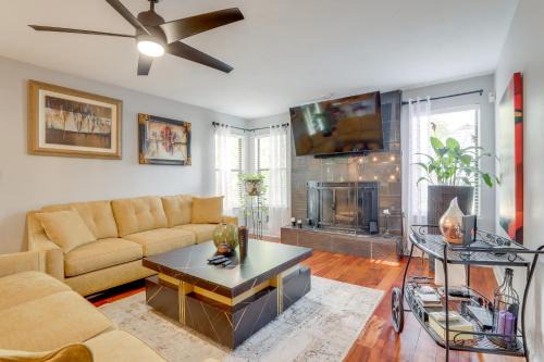 Stone Mountain Maison | 4 Mi to Stone Mountain Retreat with Office!
