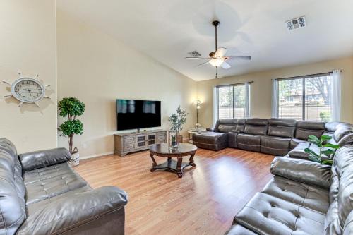 Greer Ranch Maison | 4 Mi to Surprise Stadium Home with Patio!