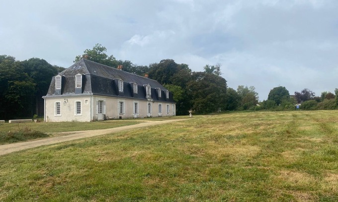 Mettray Appartement | 4-person apartment 10 minutes from Tours, access to 35 hectares of woodland, pond