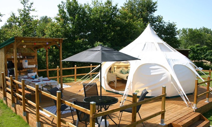 Saint-Jory-de-Chalais Cabine | Tente Glamping 4 Places En Dordogne