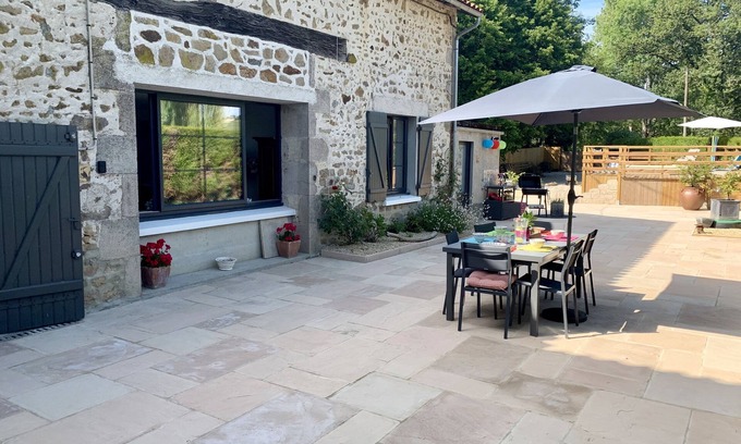 Berneuil Maison | Gîte de luxe privé sur la rivière Vincou