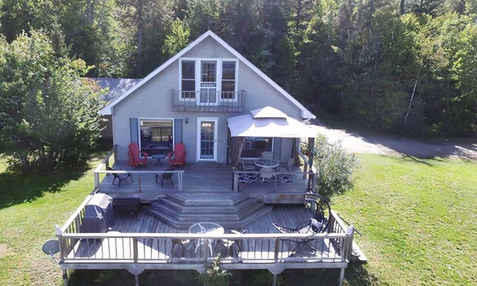 McMurrich/Monteith Cottage | 4 Season Cottage on Doe Lake - w/ Sauna, AC & Kayaks