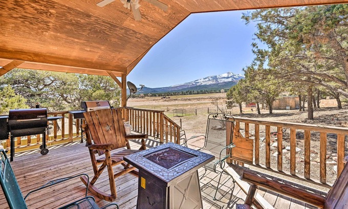 Coaldale Cabine | 4-Season Mountain Escape with Breathtaking View!