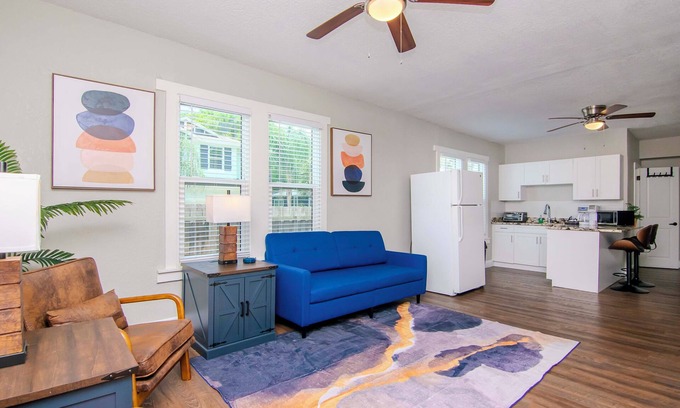 Tampa Heights Appartement | 4 Seasons of Fall in Tampa Heights - Unit 2
