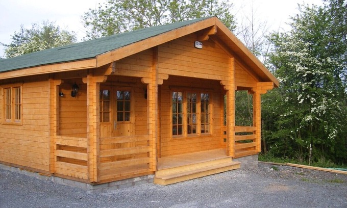 Monaghan Cabine | SELF-CATERING LAKESIDE LOG CABIN IN IRELAND