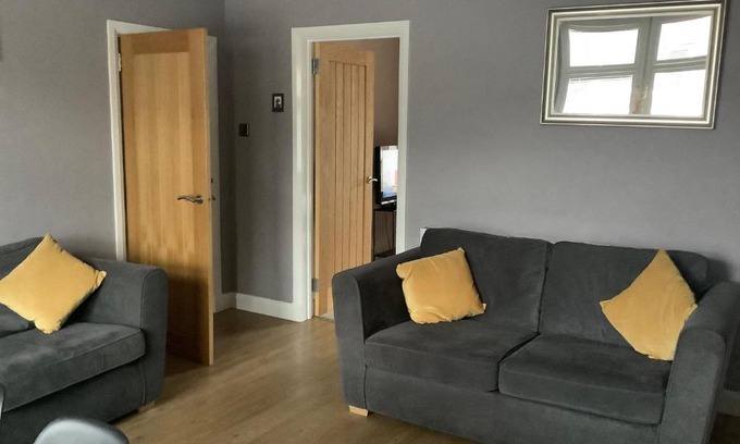 Rothes Appartement | 4 Stills Apartment