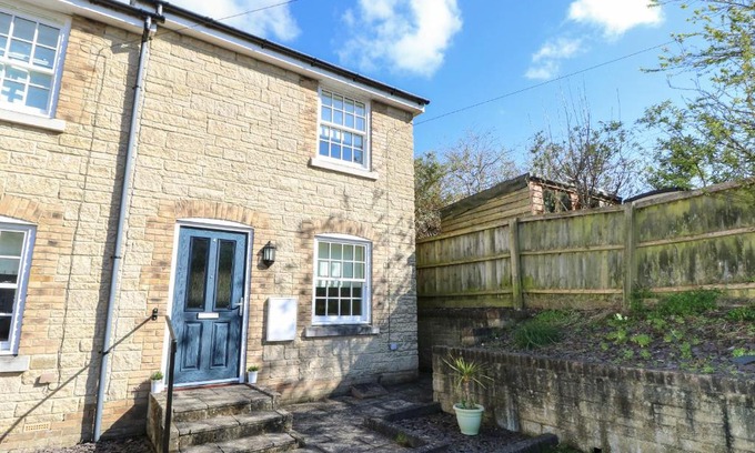 Brading Maison | 4 The Old Post Office Mews