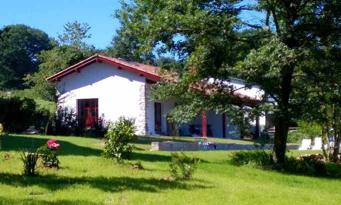 Osses Maison | Location maison 4* dans le Pays basque intérieur, piscine, vue au calme